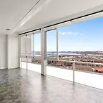Ons 2024 - Walking Distance & Near Shuttle Bus Uis - Modern Apartment